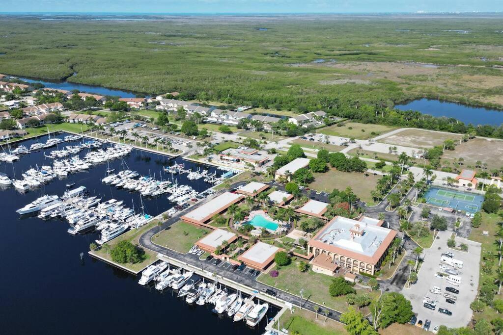 Marina Getaway On The Water! Apartment North North Naples Exterior foto