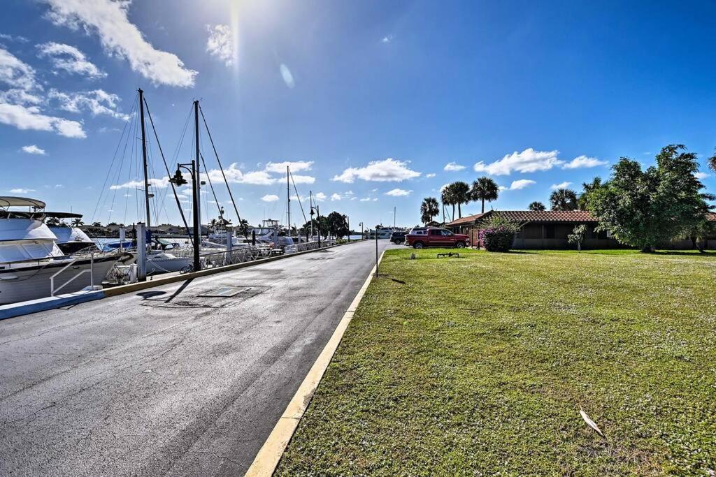 Marina Getaway On The Water! Apartment North North Naples Exterior foto