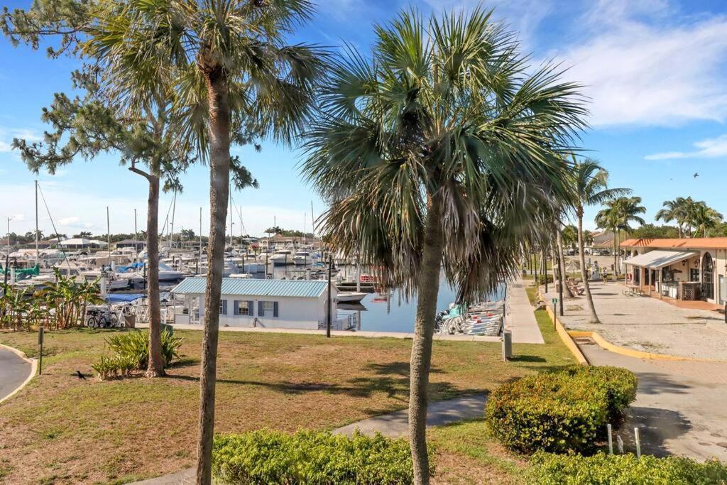Marina Getaway On The Water! Apartment North North Naples Exterior foto